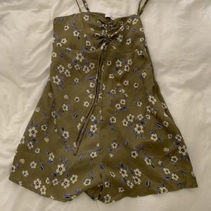 URBAN OUTFITTERS GREEN FLORAL ROMPER BRAND NEW